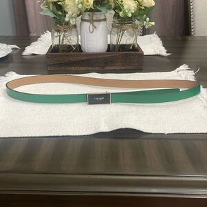 Kelley green Kate spade women’s XL plaque buckle